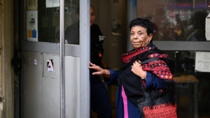 باريس: توقيف الناشطة الفلسطينية مريم أبو دقة