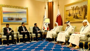 الدوحة: رئيس الوزراء وزير الخارجية القطري يؤكد دعم بلاده لسلام مستدام وفق المرجعيات الثلاث