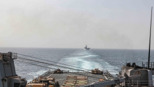 لندن: "3 زوارق وإطلاق نار".. بلاغ بشأن استهداف جديد لسفينة في البحر الأحمر