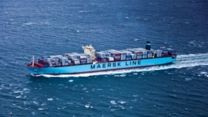 كوبنهاغن: ميرسك توقف رحلاتها في البحر الأحمر بعد هجوم الحوثيين على سفينة حاويات