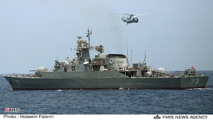 طهران: سفينة حربية إيرانية تدخل إلى البحر الأحمر بعد يوم من إغراق 3 زوارق حوثية
