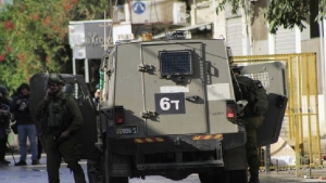 القدس: القوات الإسرائيلية تقتحم وتداهم عدة بلدات في الضفة الغربية