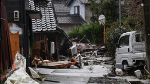 طوكيو: ارتفاع ضحايا زلزال اليابان إلى 824 قتيل وجريح ومفقود