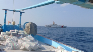 المنامة: القوات القوات البحرية المشتركة تصادر شحنة مخدرات بقيمة 11 مليون دولار في خليج عُمان