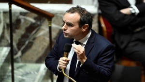 باريس: وزيرا دفاع فرنسا وإيطاليا يدعوان للمزيد من التنسيق الأوروبي في البحر الأحمر