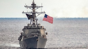 واشنطن: البنتاغون ينفي أنباء استهداف الحوثيين سفينة حربية أميركية