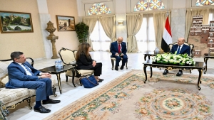 الرياض: الرئيس اليمني رشاد العليمي يبحث مع المسؤولين الأمريكيين الدعم الدولي المطلوب للاقتصاد وفرص استئناف العملية السياسية