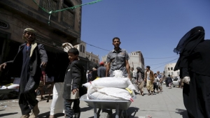 ترجمات: كيف يتأثر اليمن "الهش" بتوترات البحر الأحمر؟