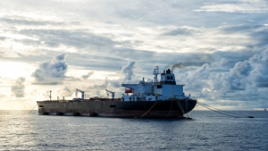 اقتصاد: التجار يحولون منتجات النفط الروسية إلى القارة الأفريقية لتجنب البحر الأحمر