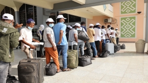 اليمن: عودة 145 مهاجراً إثيوبياً بـ"أمان" إلى بلادهم