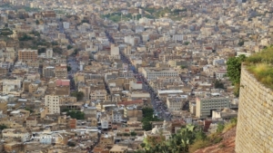 اليمن: محافظ تعز يصدر قراراً بمنع زيادة إيجارات المساكن واعتماد العملة المحلية في كافة التعاملات