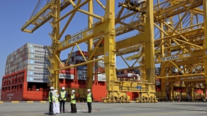 دبي: ما حقيقة الطريق التجاري البري الجديد الذي يربط الإمارات بميناء حيفا عبر السعودية