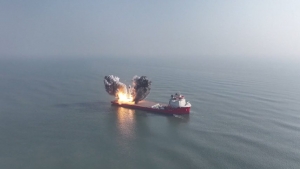 لندن: “استهداف سفينة بصاروخ” في البحر الأحمر قبالة المخا باليمن