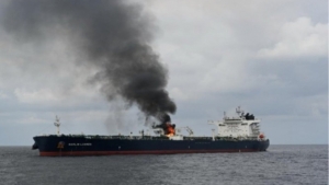 اليمن: الحوثيون يعلنون استهداف سفينة بريطانية في خليج عدن وإسقاط مسيرة أمريكية