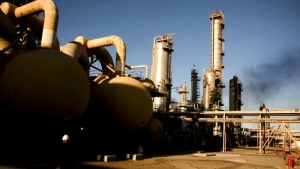 اقتصاد: النفط يحقق مكاسب أسبوعية مع ترقب قرار أوبك + بشأن الإنتاج