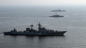موسكو: روسيا وإيران والصين تجري تدريبات بسفن حربية في خليج عمان