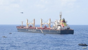 بونتلاند: مسؤول صومالي يؤكد تحرير سفينة مختطفة واحتجاز 35 قرصانا