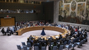 نيويورك: مجلس الأمن يطالب الحوثيين بوقف الهجمات في البحر الأحمر فورا'