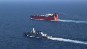 اليمن: الحوثيون يعلنون تنفيذ 5 عمليات ضد سفن تجارية وحربية في البحرين الأحمر والعربي والمحيط الهندي