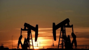 اقتصاد: ارتفاع أسعار النفط بنسبة 1% وسط توقعات الانتاج الأميركي والتوتر في الشرق الأوسط