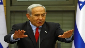 تقرير: نتنياهو يؤكد أن إسرائيل ستدافع عن نفسها والغرب يدعو لضبط النفس