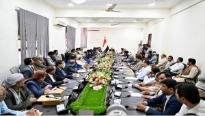 اليمن: الرئيس العليمي يتوعد بتحرير المحافظات الخاضعة للحوثيين