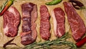 صحة: وليمة عيد الأضحى.. كيف تقللين مخاطر ارتفاع ضغط الدم من اللحوم؟