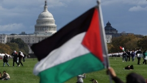 واشنطن: الاستخبارات الأمريكية تتهم إيران بدعم المحتجين ضد حرب غزة مالياً