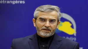 طهران: القائم بأعمال وزير الخارجية الإيراني يقول إن بلاده تجري محادثات غير مباشرة مع أمريكا عبر سلطنة عمان