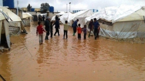 اليمن: مقتل شخصين وتدمير أكثر من 1300 مأوى للنازحين في صعدة جراء الفيضانات