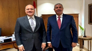 القاهرة: اليمن يحث مصر على معالجة قضية ترحيل يمنيين احتُجزوا بتهم حيازة عملة أجنبية