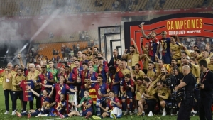 رياضة: برشلونة يهزم ريال مدريد ويتوج بكأس إسبانيا
