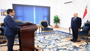 إطار: 450 يومًا على رئاسة بن مبارك للحكومة.. أبرز النجاحات والإخفاقات