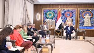 الرياض: العليمي يؤكد حرص القيادة اليمنية على وحدة الموقف الدولي إزاء الأزمة اليمنية