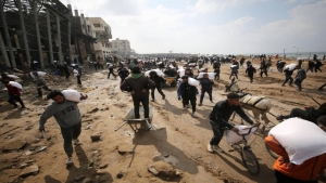 غزة: مقتل 65 فلسطينيا أغلبهم بنيران دبابات إسرائيلية أثناء انتظار الطعام