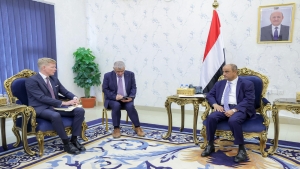 اليمن: رئيس الوزراء اليمني يؤكد ضرورة معالجة "جذور الصراع" لإنجاح أي تسوية سياسية