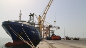 اليمن: انخفاض واردات الوقود والغذاء إلى موانئ الحوثيين بنحو 19% بسبب الغارات الجوية وارتفاع تكاليف الشحن