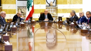 بيروت: لبنان يواصل بحث المقترح الأمريكي لنزع سلاح حزب الله وسط احتجاج الوزراء الشيعة وأنصار الحزب
