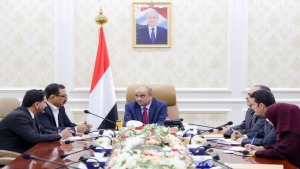 اليمن: رئيس الوزراء يوجه بخفض أسعار الغاز وكسر الاحتكار مع تحسن سعر الصرف