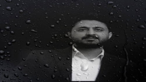 اليمن: أسرة المختطف عاصم العشاري تحذّر من فقدان بصره وتطالب بعلاجه فورًا