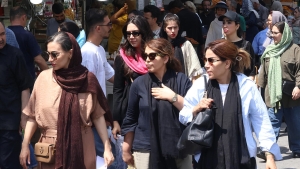 طهران: "كرهت كوني إمرأة.. النساء في إيران لا يزلن ضحايا فحص العذرية