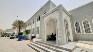 اليمن: مستشفى الثورة بتعز يتسلّم 10 أجهزة ومحاليل طبية للغسيل الكلوي بدعم أمريكي