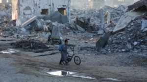 القدس: إسرائيل تقصف جنوب وشمال غزة.. وتنسف منازل