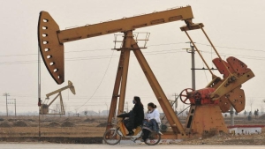 اقتصاد: النفط يواصل التراجع وسط ضغط أميركي لإبرام اتفاق سلام بين روسيا وأوكرانيا