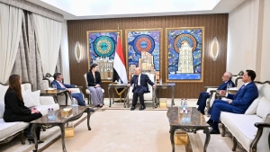 اليمن: العليمي يقول إن إجراءات المجلس الانتقالي "الأحادية" تهدد استقلالية الحكومة