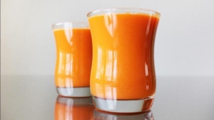 صحة: عصير صحي يحمل سر البشرة النضرة والمناعة القوية