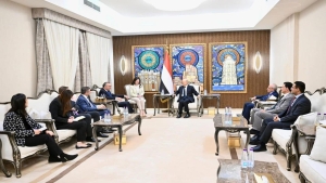 الرياض: العليمي يبحث مع مستشار الرئيس الأميركي دعم واشنطن وردع الحوثيين والتطورات جنوبًا