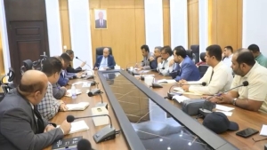 اليمن: محافظ حضرموت يناقش تطبيع الحياة والاحتياجات الخدمية العاجلة