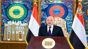 اليمن: الرئيس العليمي يشكل لجنة عسكرية عليا بقيادة التحالف لتوحيد كافة القوات