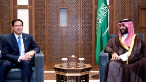 الرياض: السعودية تقود جبهة لإقناع البيت الأبيض بعدم توجيه ضربة لإيران  ‏